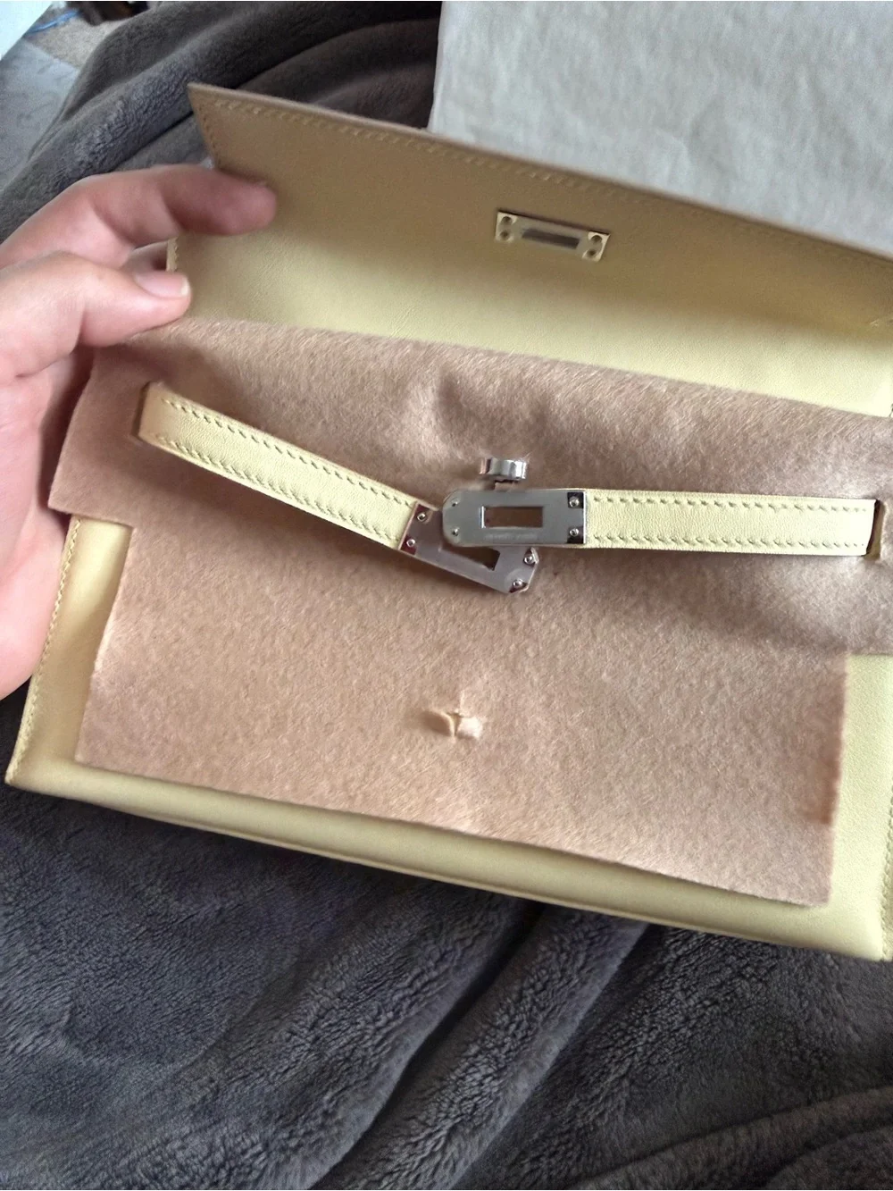 Elegant Cream Leather Top-Handle Bag